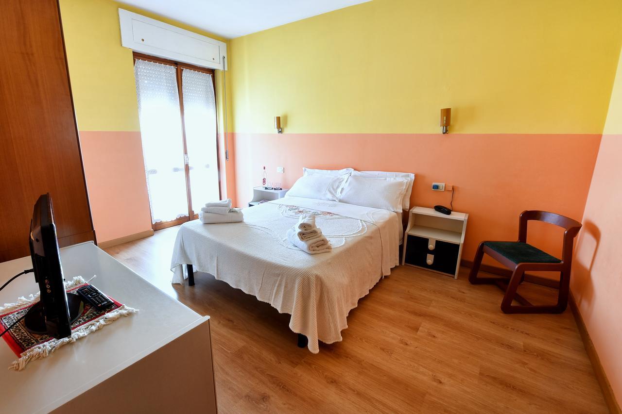 Hotel Motel Europa ドモドッソラ エクステリア 写真